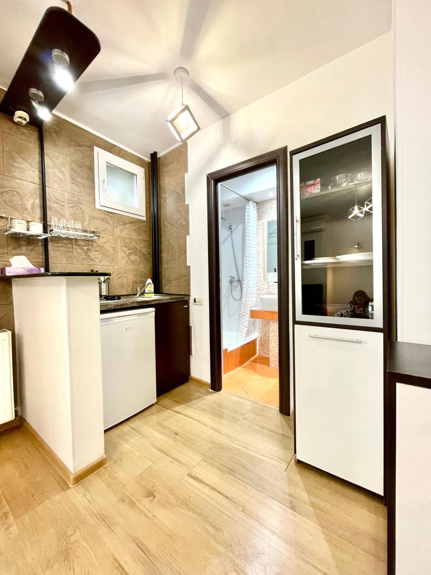 Alegro Studio Apartment Bukares Bagian luar foto