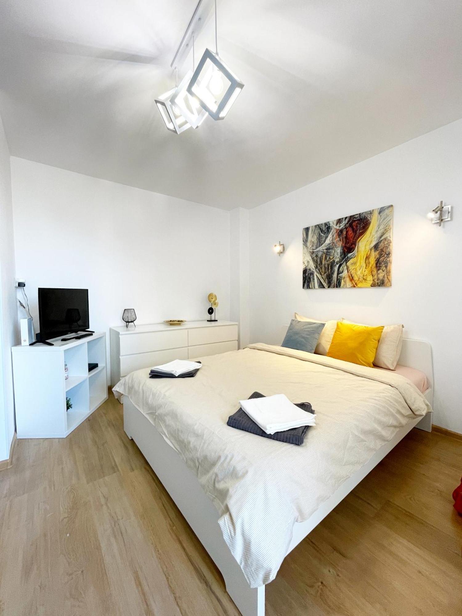 Alegro Studio Apartment Bukares Bagian luar foto