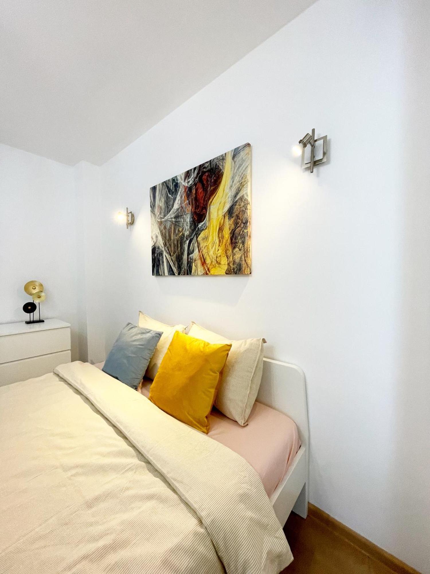 Alegro Studio Apartment Bukares Bagian luar foto