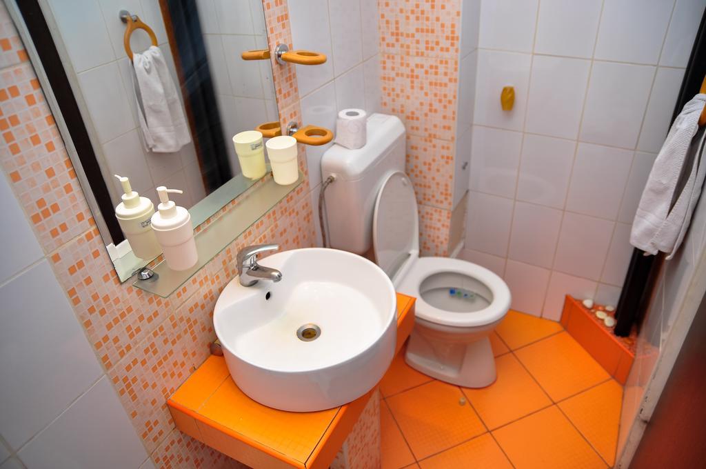 Alegro Studio Apartment Bukares Bagian luar foto